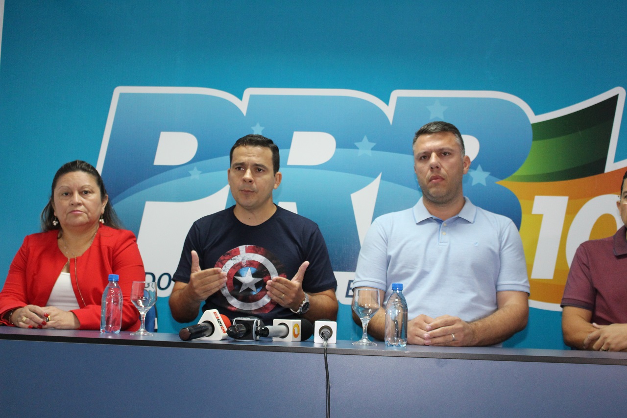 Alberto Neto se filia ao PRB de Silas para concorrer às eleições