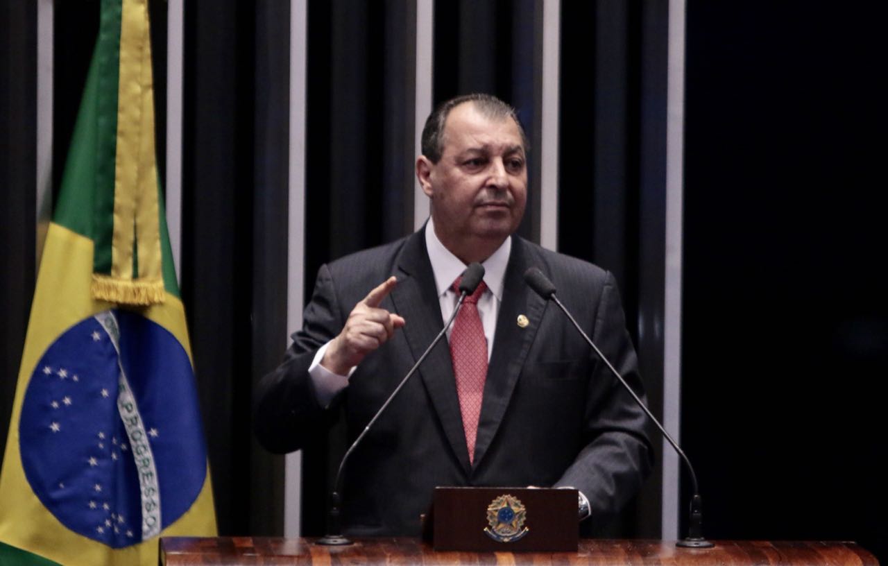 Dito &#038; Feito &#8211; “Respeite os amazonenses, presidente Temer”