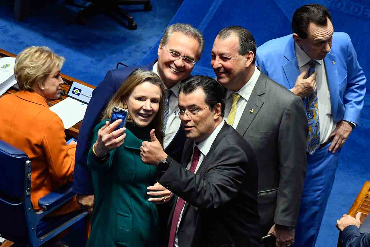 Bancada do AM derruba decreto de Temer que prejudicava a ZFM