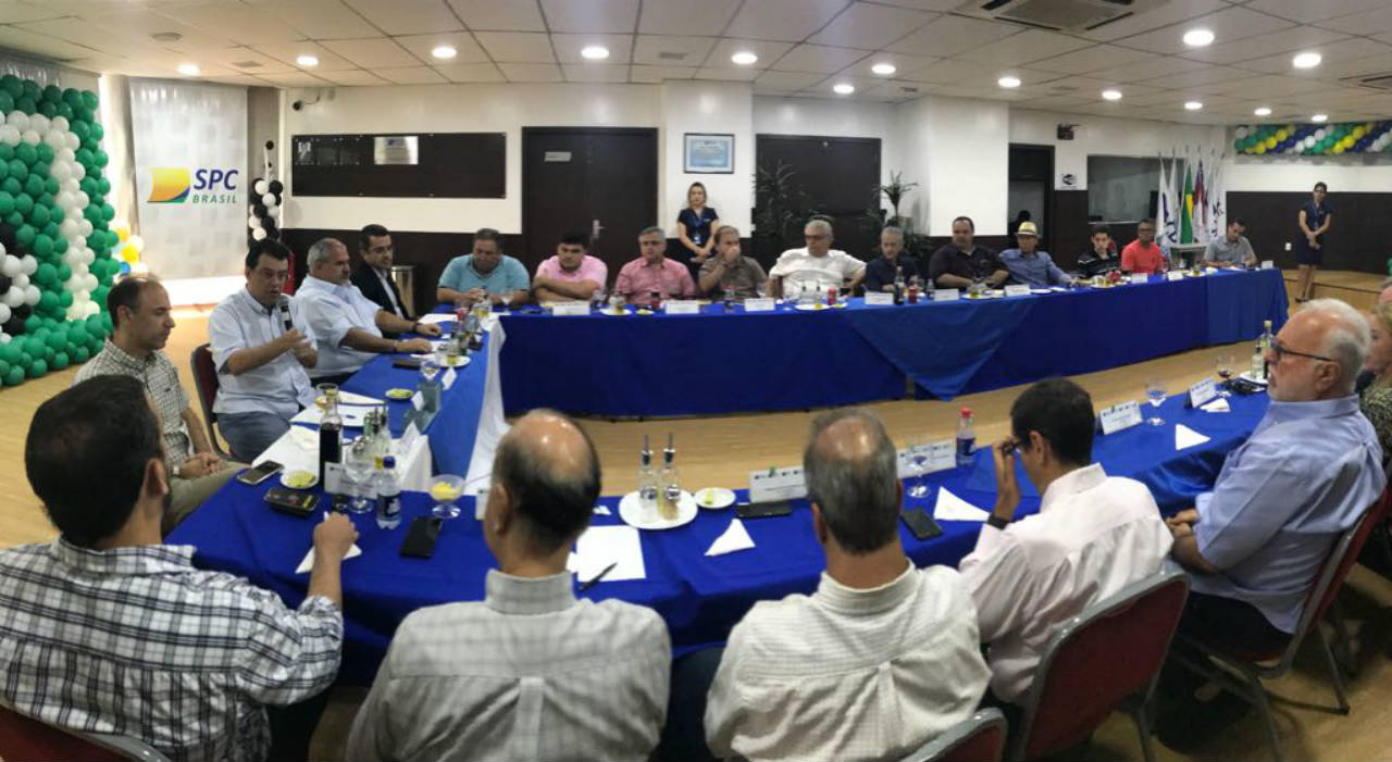 Braga avalia cenário nacional em evento com empresários do comércio