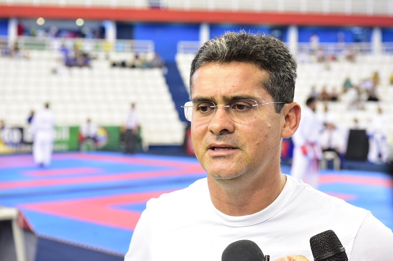 Justiça determina que Whatsapp exclua montagem com David e Melo juntos