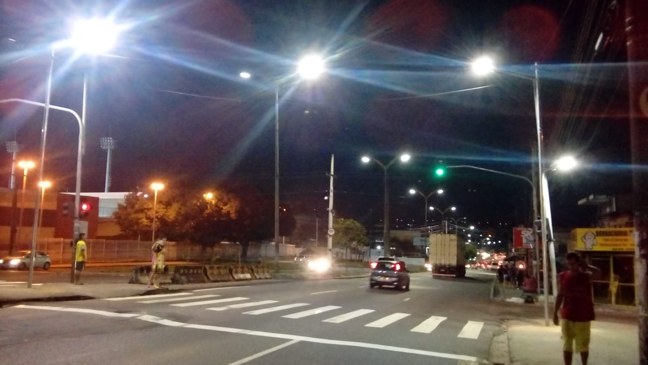 Faixa de pedestre com iluminação a LED chega à Cosme Ferreira