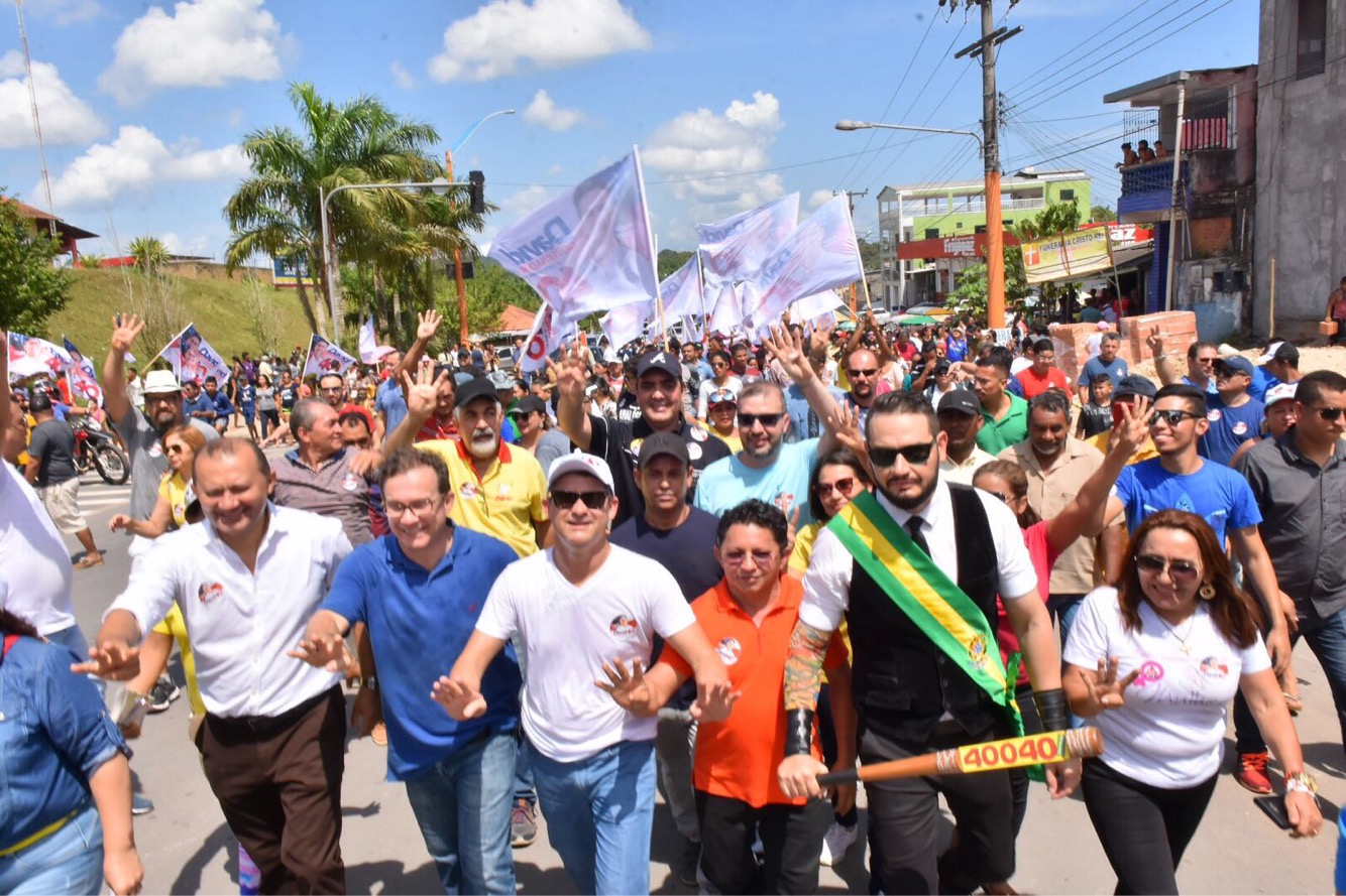 Em Rio Preto da Eva, moradores agradecem David pelo asfaltamento de ramais do município