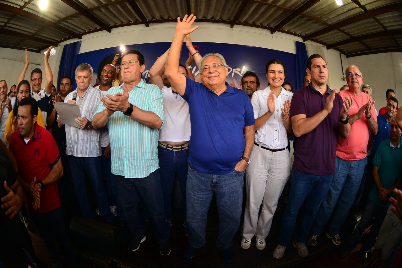 PR oficializa apoio à reeleição do governador Amazonino Mendes