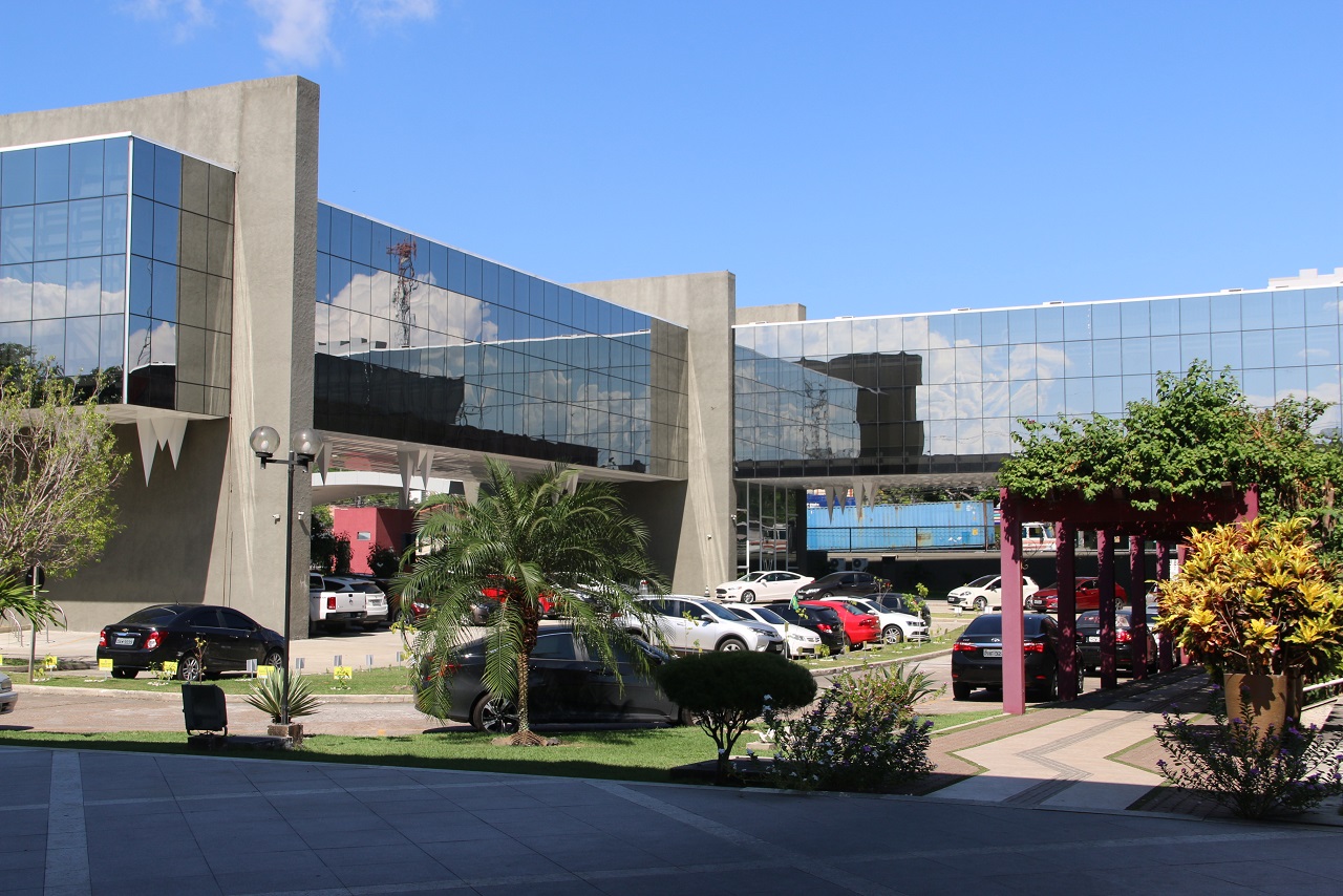 TCE-AM implanta sistema do TRF-4 para tramitação interna de documentos