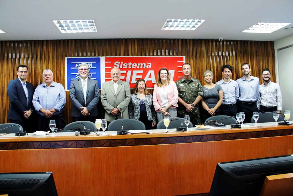 Medidas para integrar imigrantes da Venezuela são discutidas na Fieam