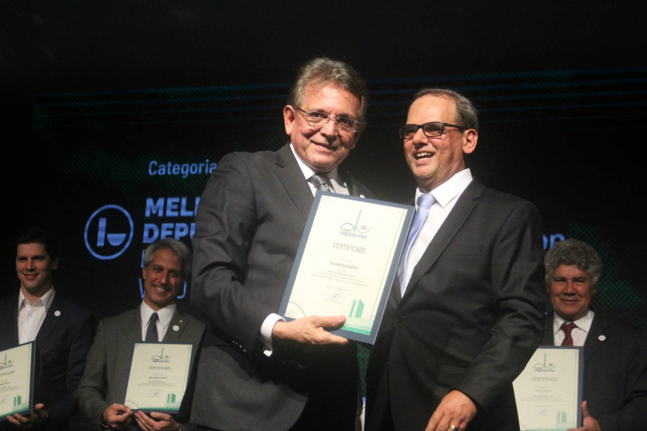 Pauderney fica entre os 10 melhores deputados no Prêmio Congresso em Foco