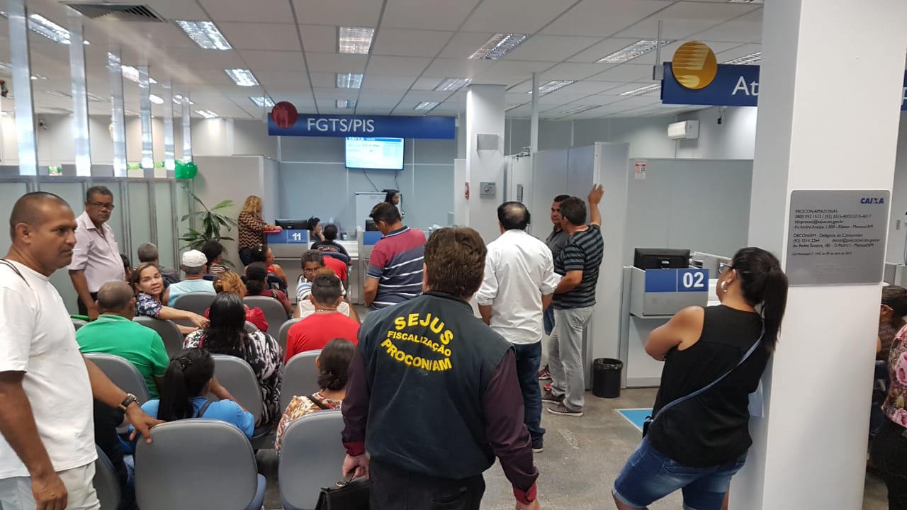Caixa Econômica do Shopping Manauara é autuada por descumprimento da Lei da Fila