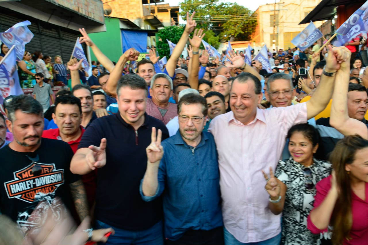 Caminhada na zona Norte abre campanha de Omar e Bisneto