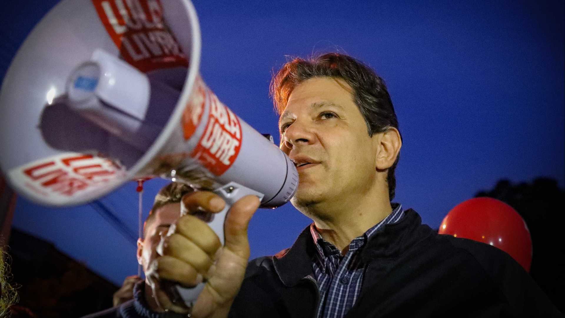 Pesquisa mostra que Haddad já encosta em Bolsonaro
