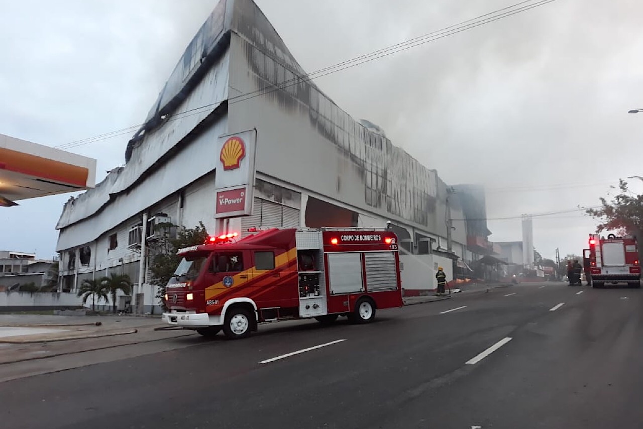 Big Amigão da Compensa pega fogo em Manaus