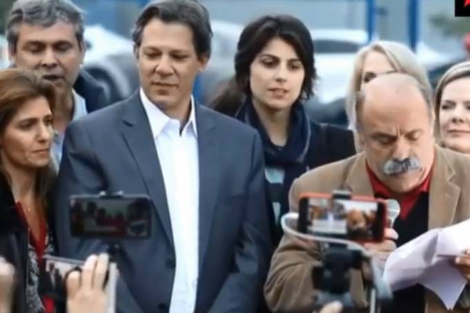 PT lança Haddad como candidato a presidente