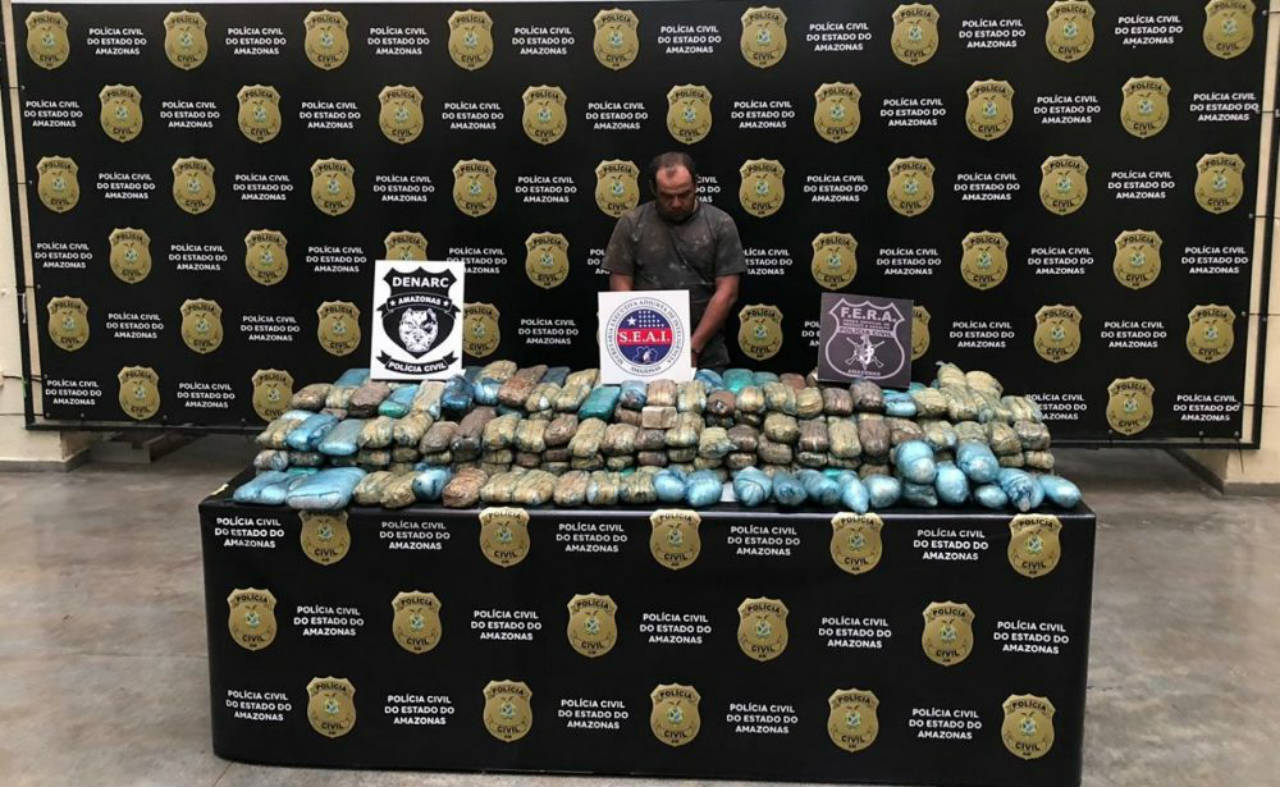 Carga com 300 kg de cocaína da Venezuela é apreendida na Manaus Moderna