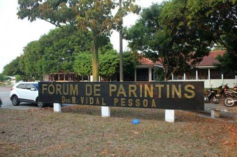 Homem é condenado a 28 anos de prisão por estuprar a filha