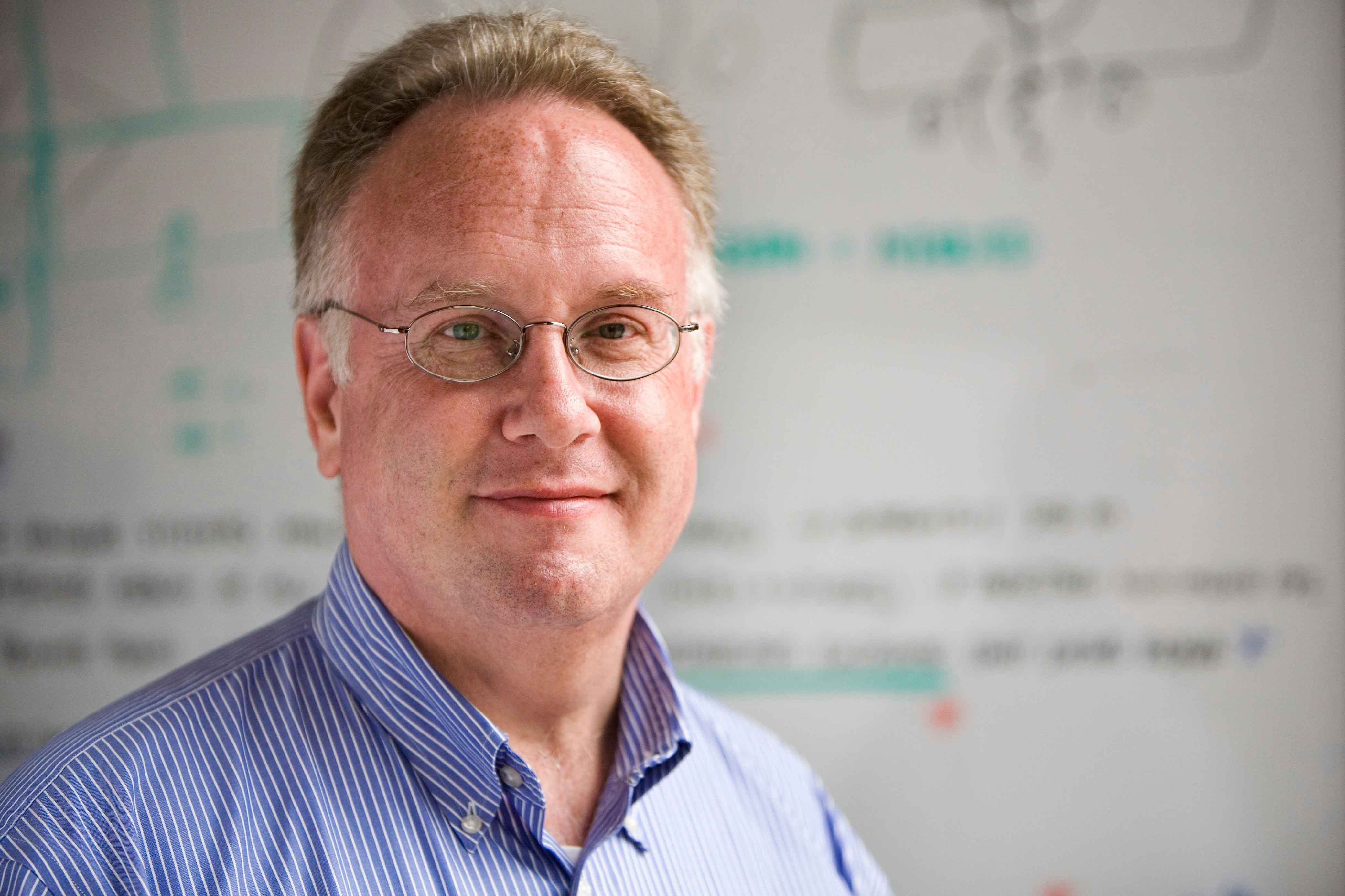 Estudioso americano Mike Godwin diz que é &#8220;ok chamar Bolsonaro de nazista&#8221;