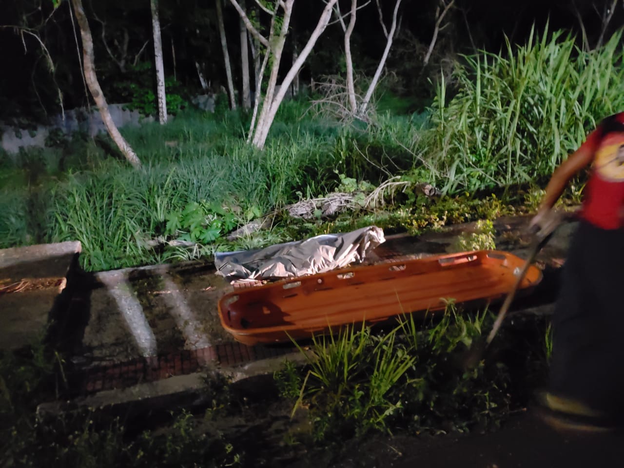 Corpo de jovem é achado em buritizal no Bairro da União