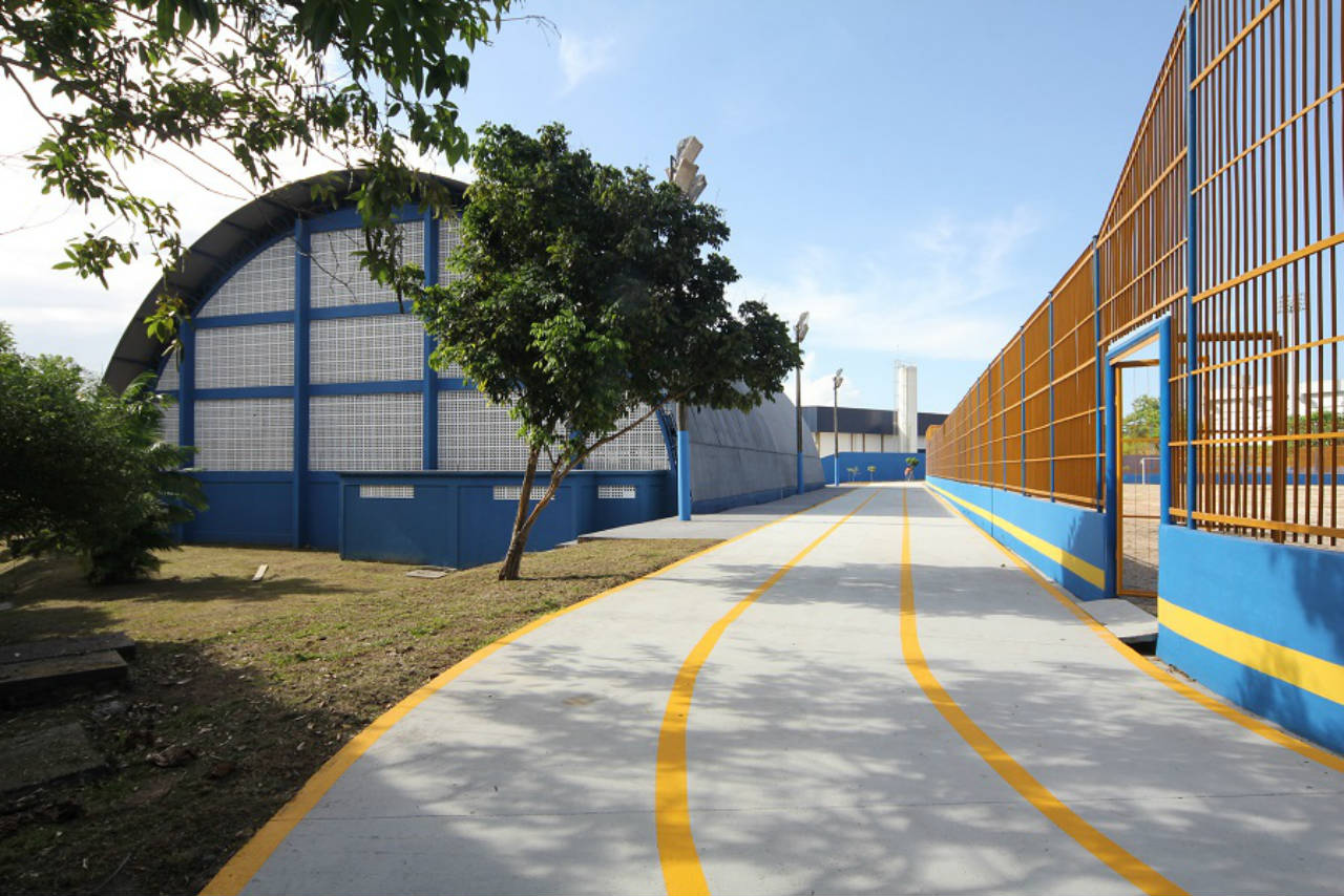 Homens encapuzados rendem vigia na Minivila Olímpica do Coroado