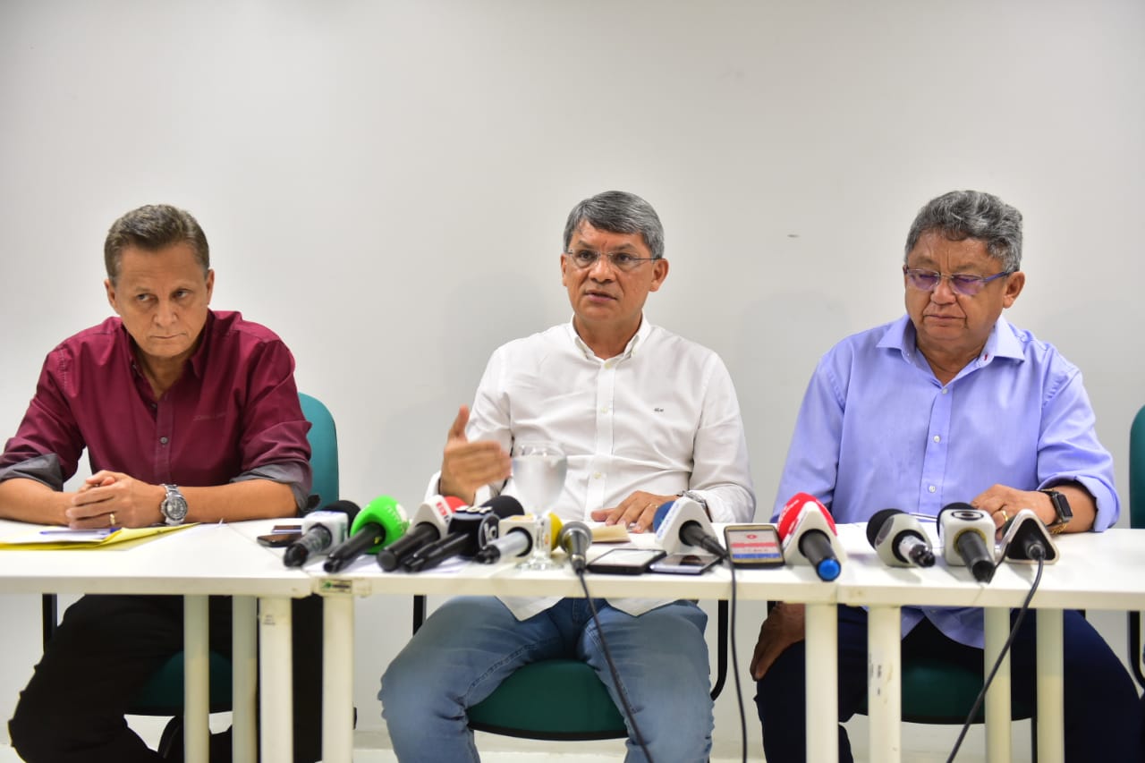 Governo diz que vai pagar empresas médicas e serviços não serão afetados