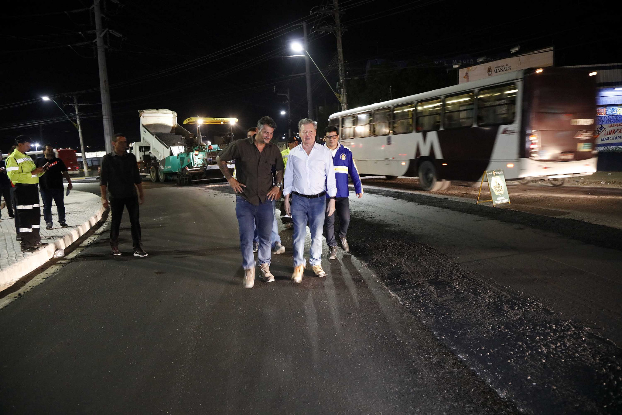 Arthur vistoria obras de requalificação da Bola do Produtor