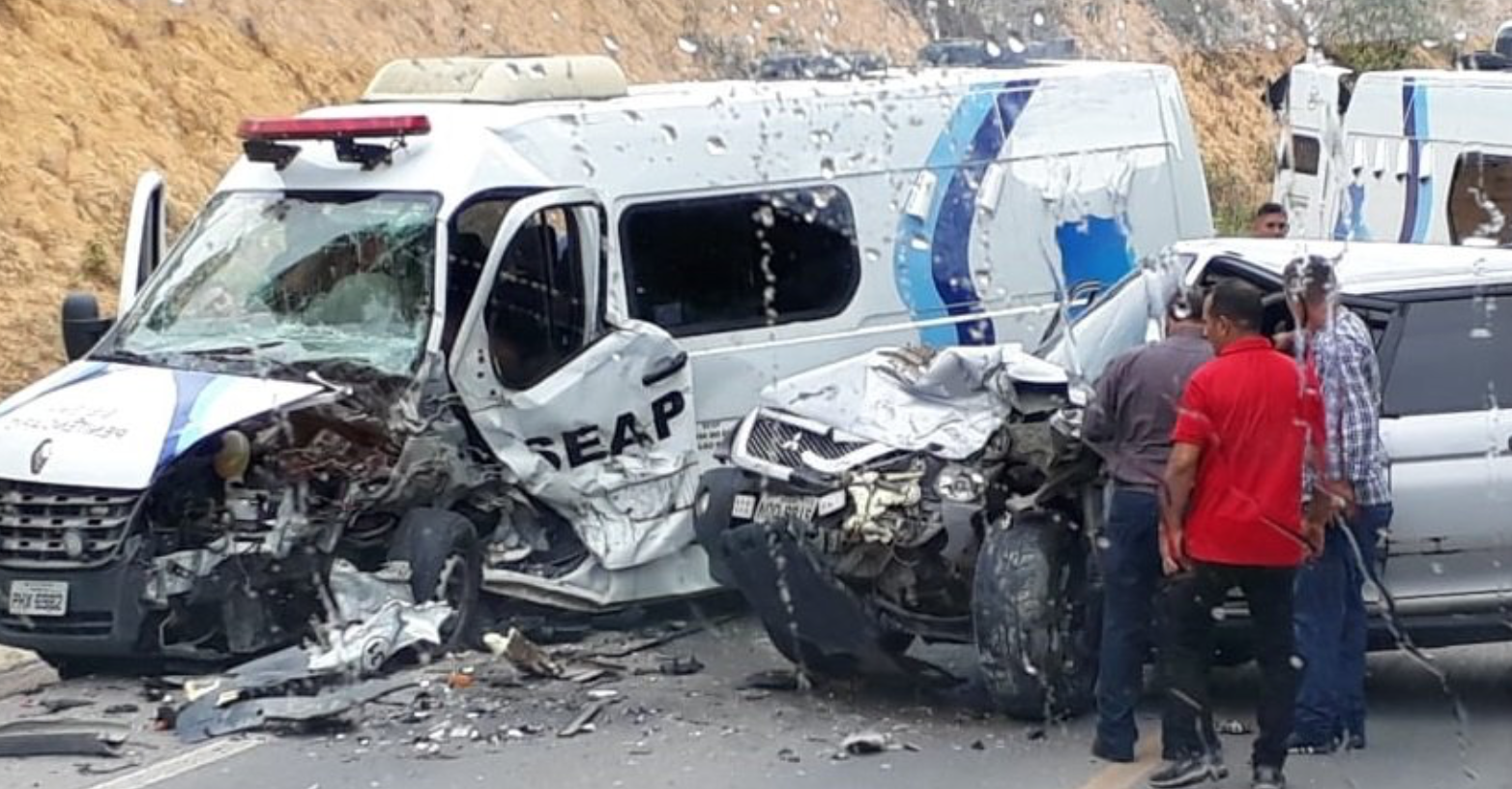 Van da Seap se envolve em acidente e sete detentos ficam feridos na BR-174