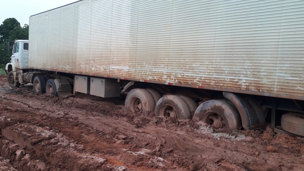 “Sem fiscalização, veículos pesados estão destruindo a BR-319”, denuncia Serafim