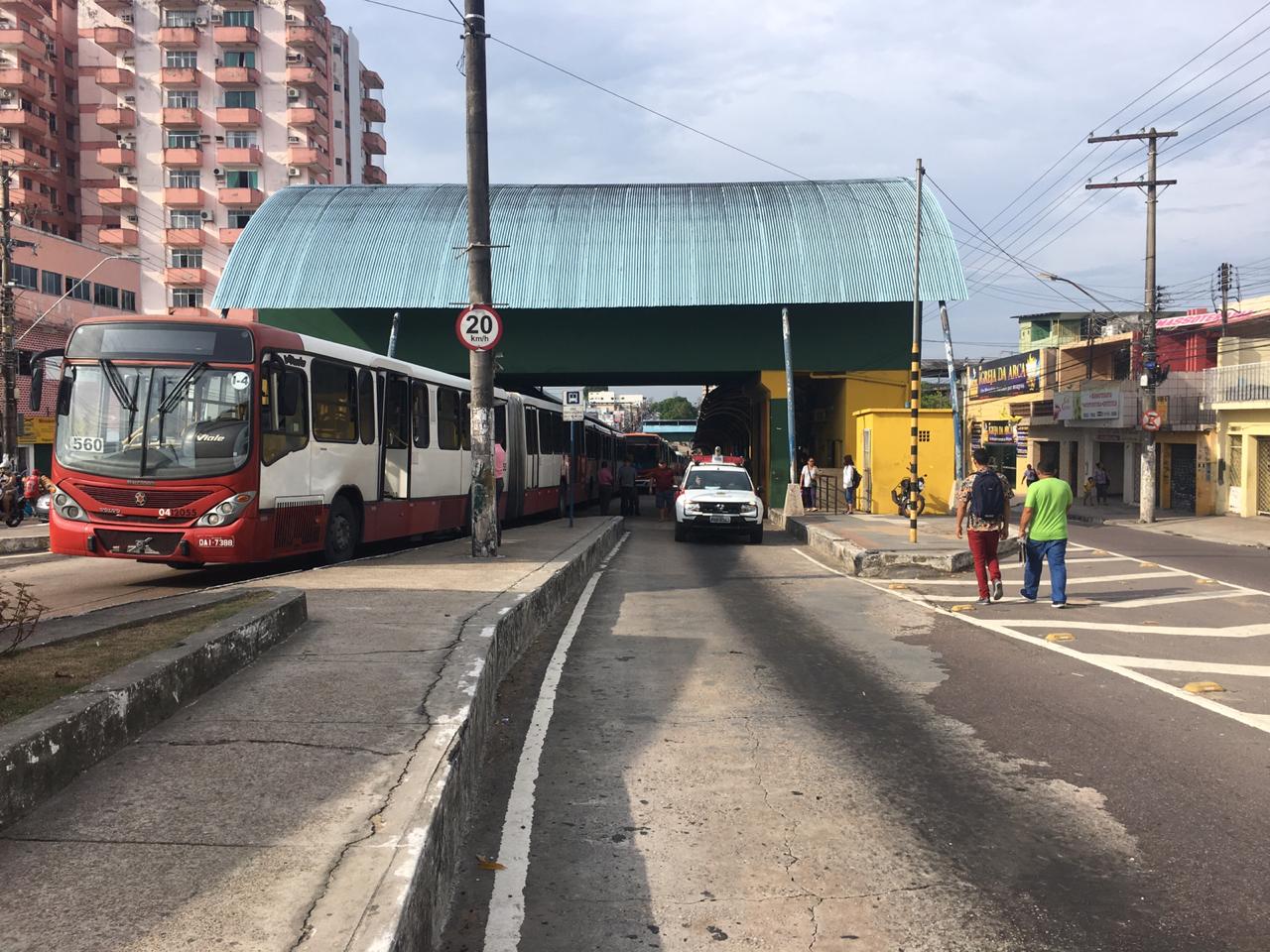 Paralisação do transporte coletivo deixou 200 mil sem ônibus