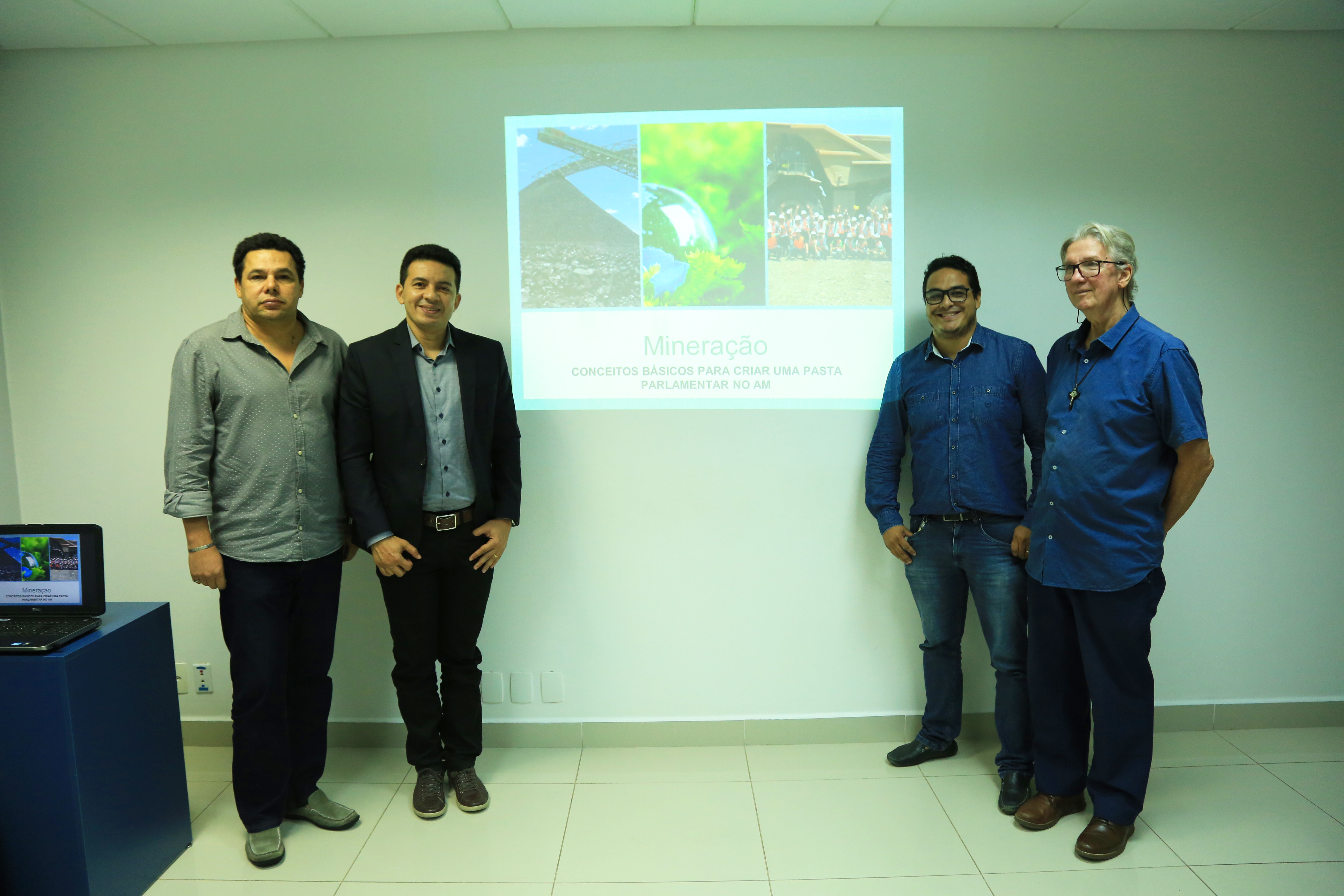 Delegado Péricles se reúne com especialistas do setor de mineração