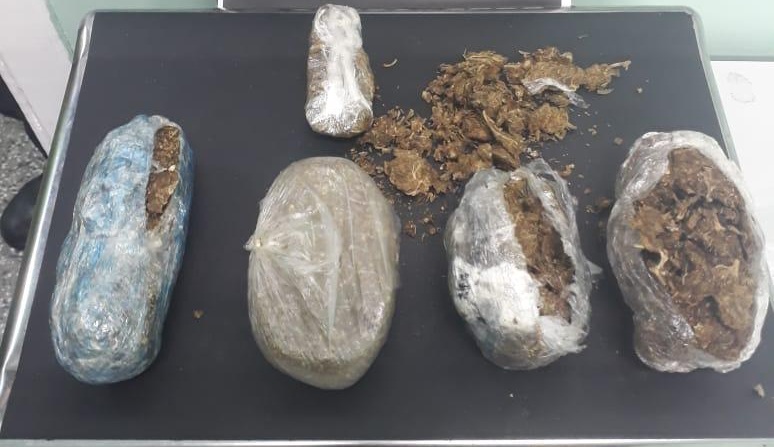 Mulheres são detidas com drogas nas partes íntimas