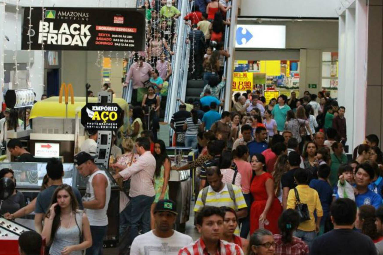 Manauara prefere usar 13º salário para pagar dívidas, diz CDL