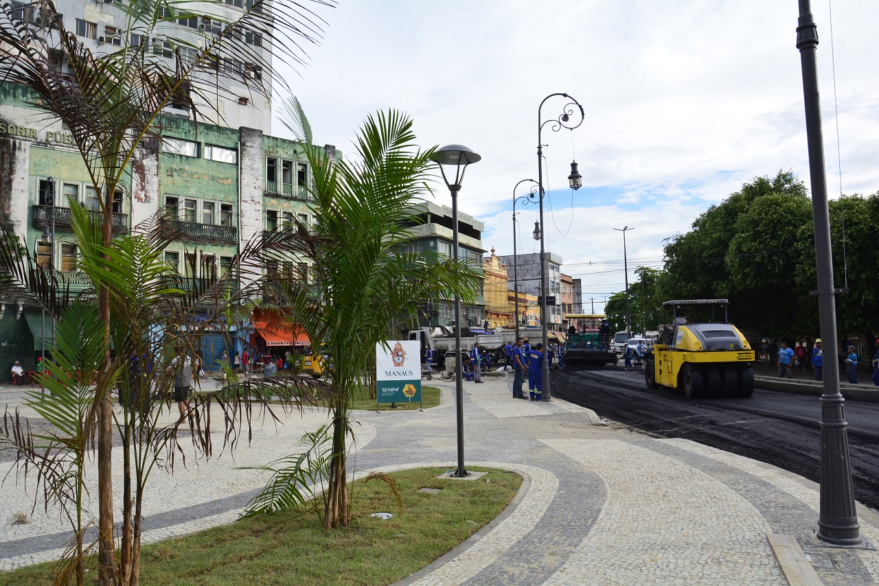 Praça Adalberto Valle é requalificada e resgata identidade da Belle Époque