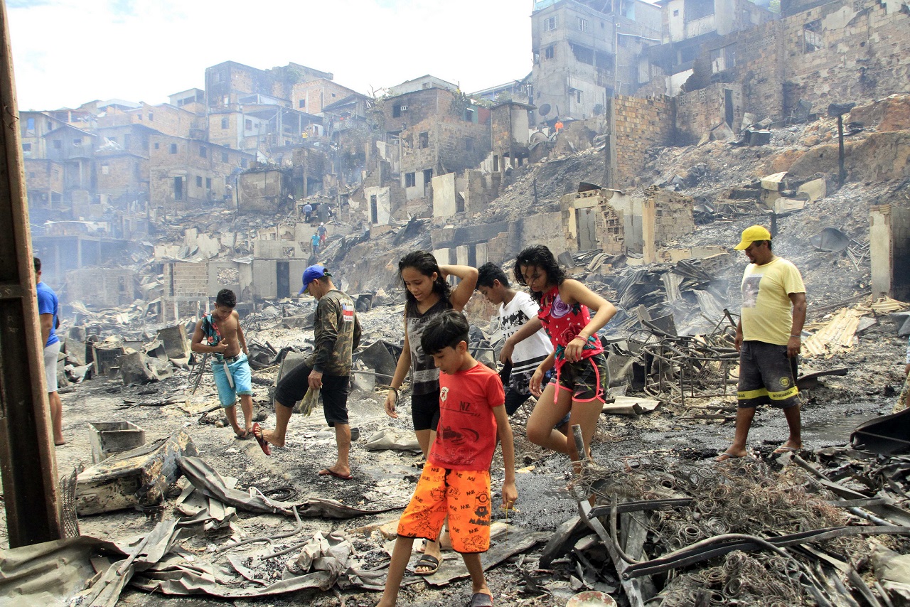 Shoppings de Manaus recebem doações para as vítimas do incêndio no Educandos
