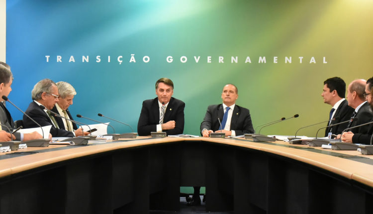Bolsonaro já tem 20 ministros e devem ser anunciados mais dois ou três