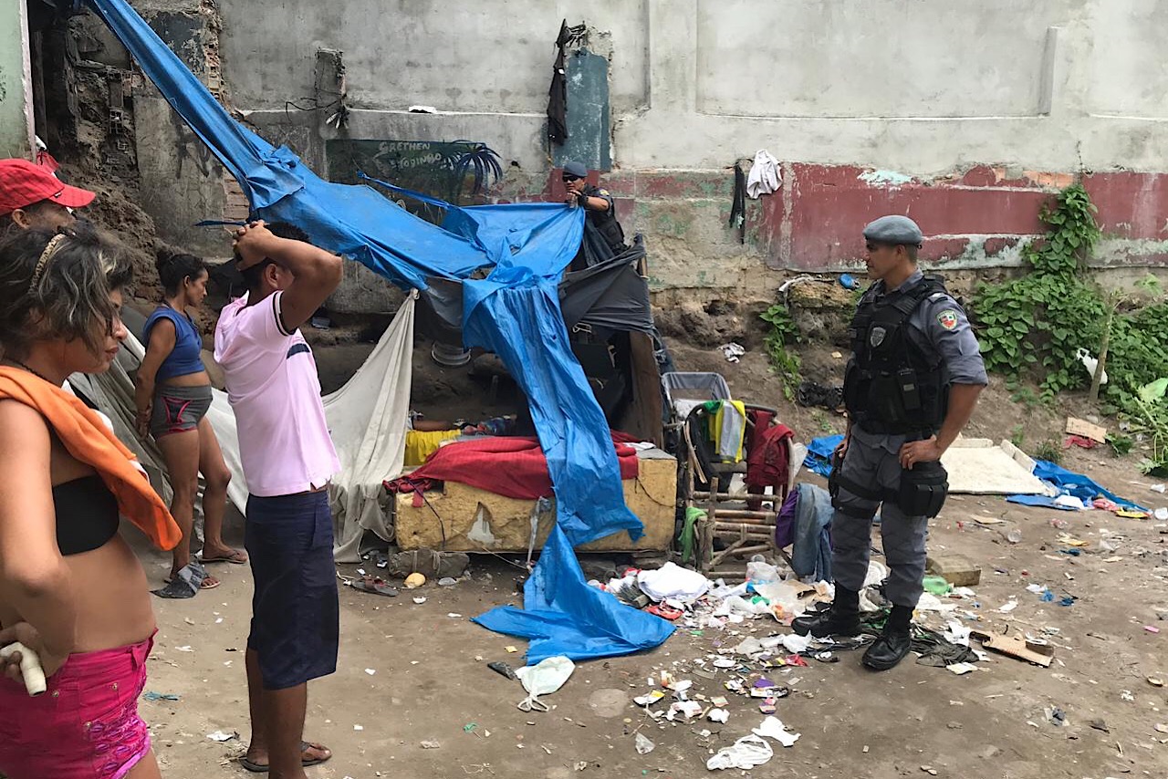 Pistoleiros invadem cracolândia na zona Leste de Manaus