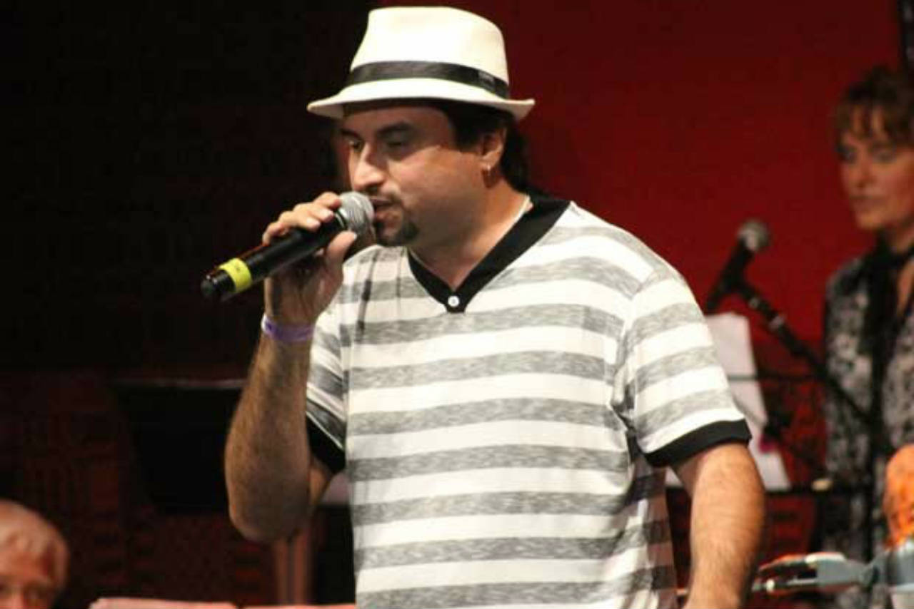 Junior Rodrigues comemora 30 anos de samba no Teatro Amazonas