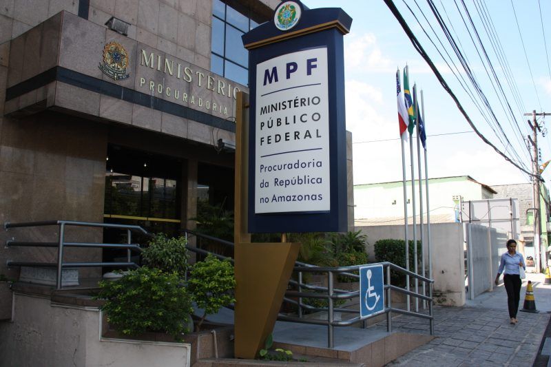 Justiça leiloa veículos e lanchas apreendidos na Operação Maus Caminhos