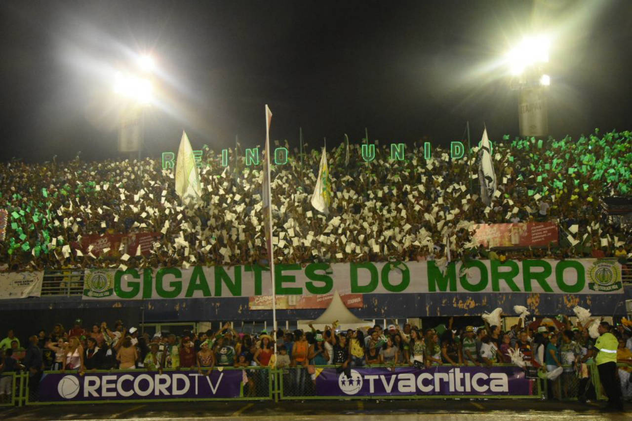 Reino Unido da Liberdade oferece curso de Libras para comunidade aprender enredo