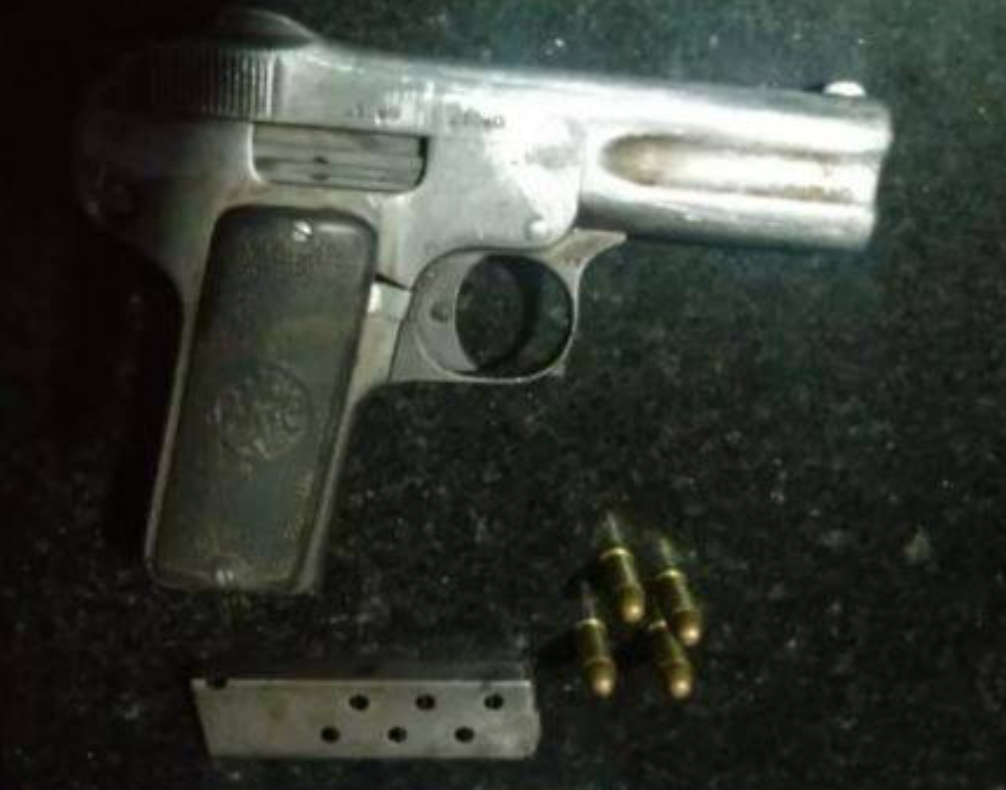 Menino de 11 anos é apreendido com pistola dentro de ônibus