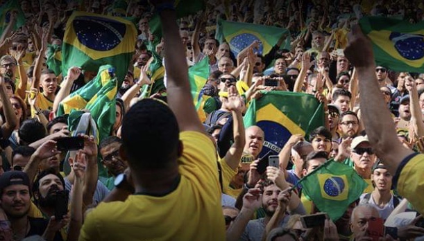 Seguidores de Bolsonaro ignoram denúncias, diz MBL Amazonas