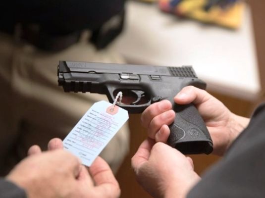 Procura por armas de fogo aumenta em Manaus