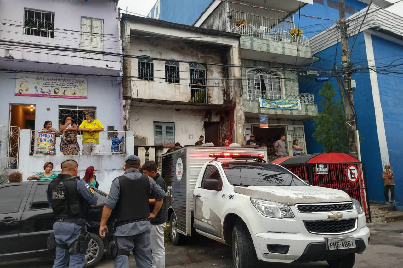Corpo é encontrado em casa abandonada no Educandos