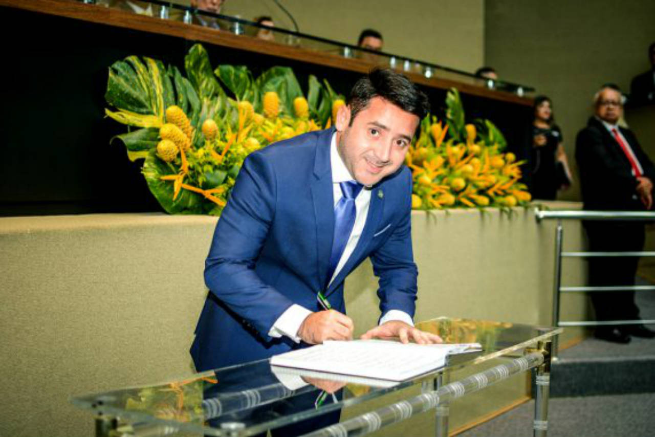 Carlinhos Bessa é o novo líder do Governo na Aleam