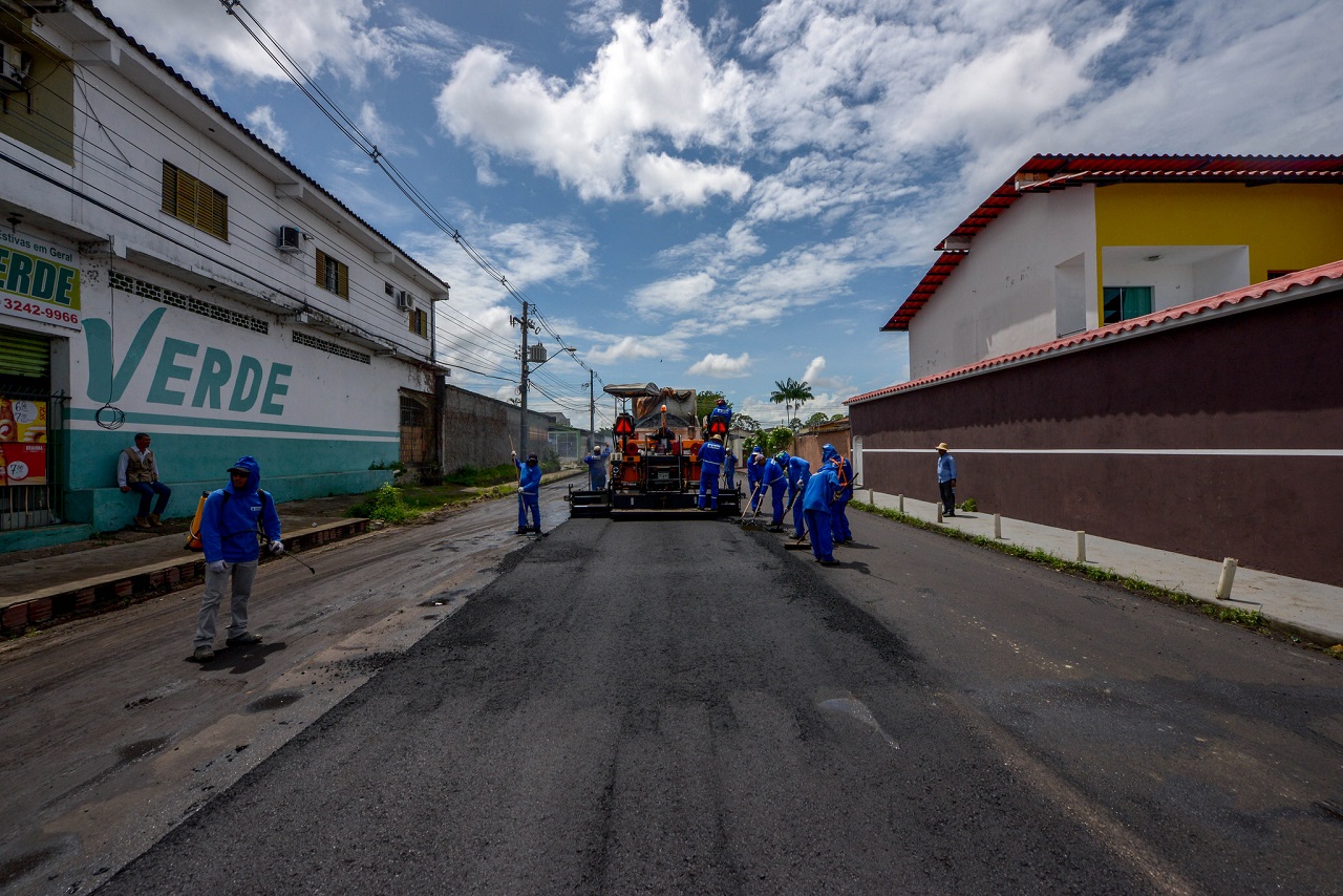 Obras recuperam 1,5 quilômetro de vias no Colina do Aleixo