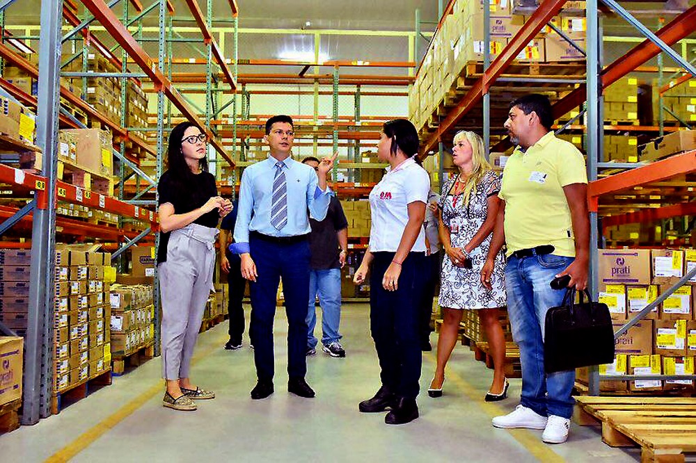 Deputada Dra. Mayara pede urgência na revisão de contratos da Cema