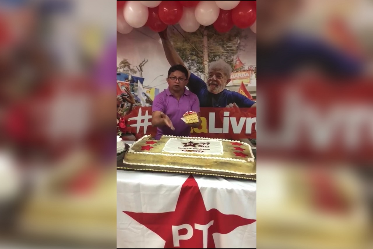 Sinésio faz homenagem a Lula no aniversário do PT-AM