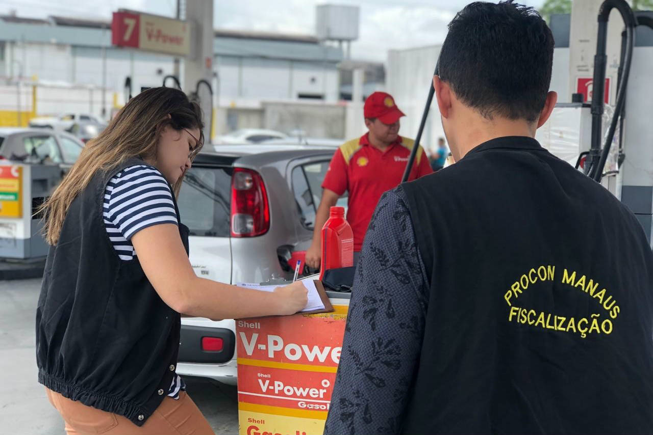 Procon multa quinze postos de combustíveis em Manaus