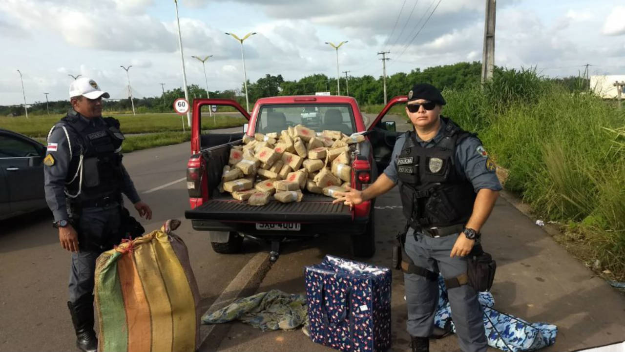 PM nega propina de R$30 mil e apreende 260kg de maconha na AM-070