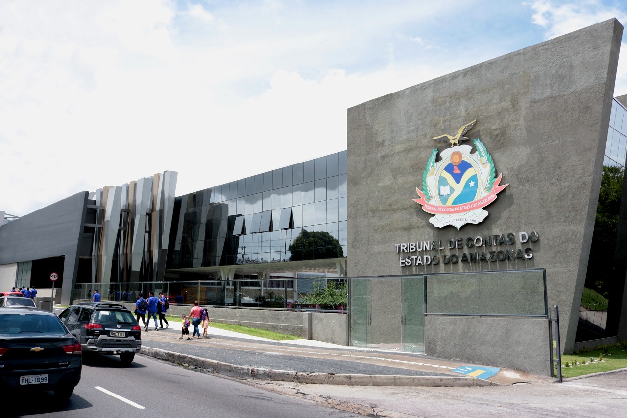 TCE-AM faz mapeamento de obras paralisadas