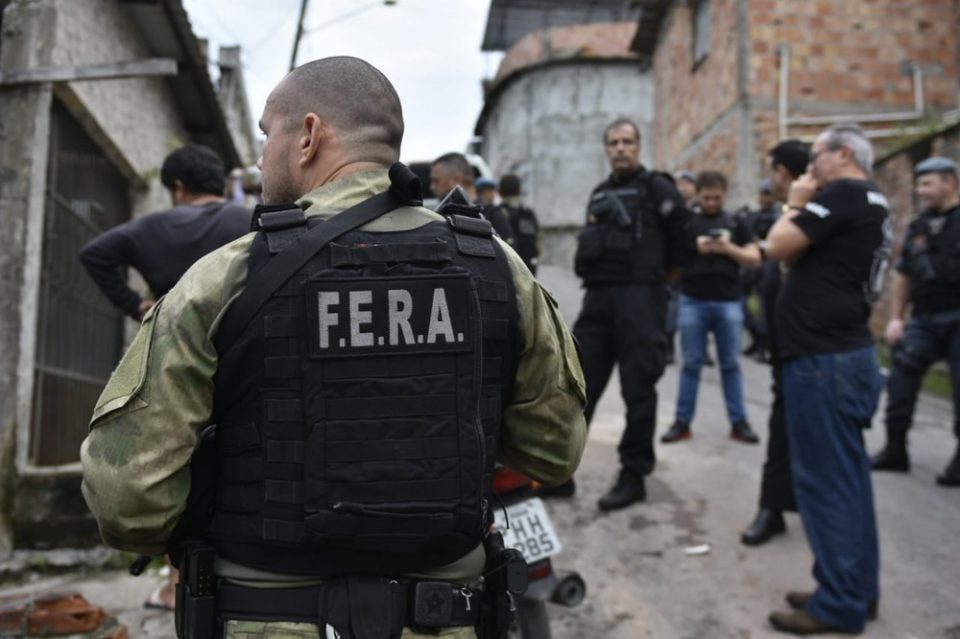 Polícia realiza megaoperação para cumprir 60 mandados de prisão e busca e apreensão