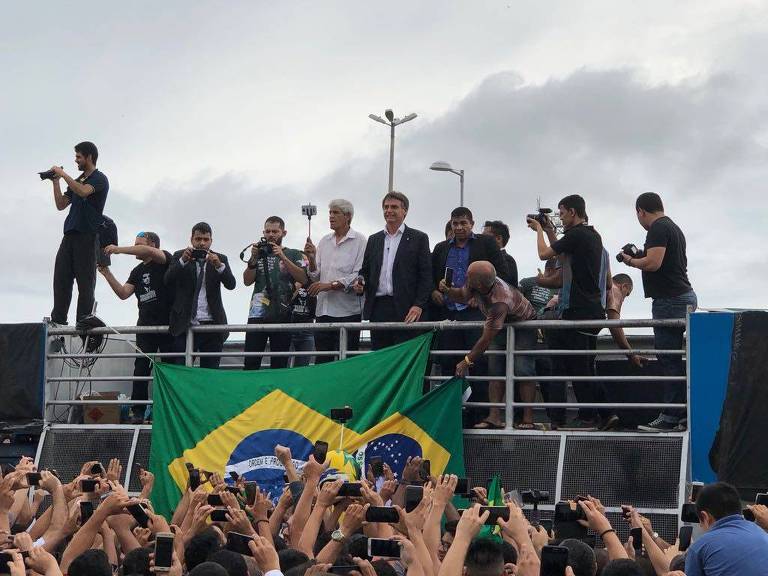 Bolsonaro deve visitar Manaus em abril