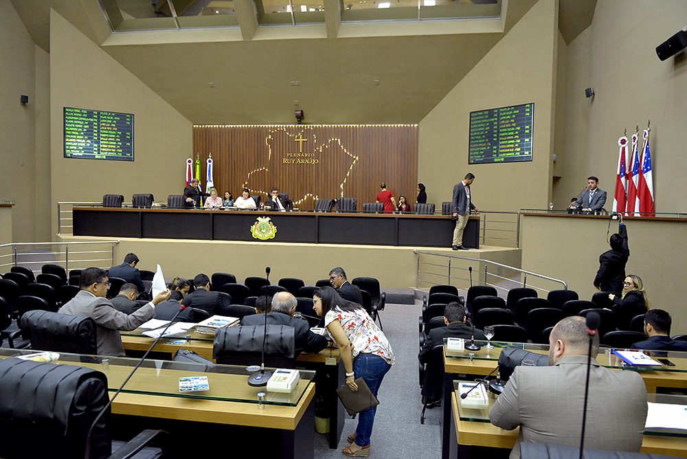 Deputados estaduais apresentam 11 Projetos de Lei e 48 requerimentos